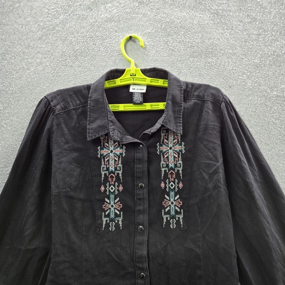 Wrangler Women Button Up Shirt M Black Embroidered Retro Western - Picture 4 of 8